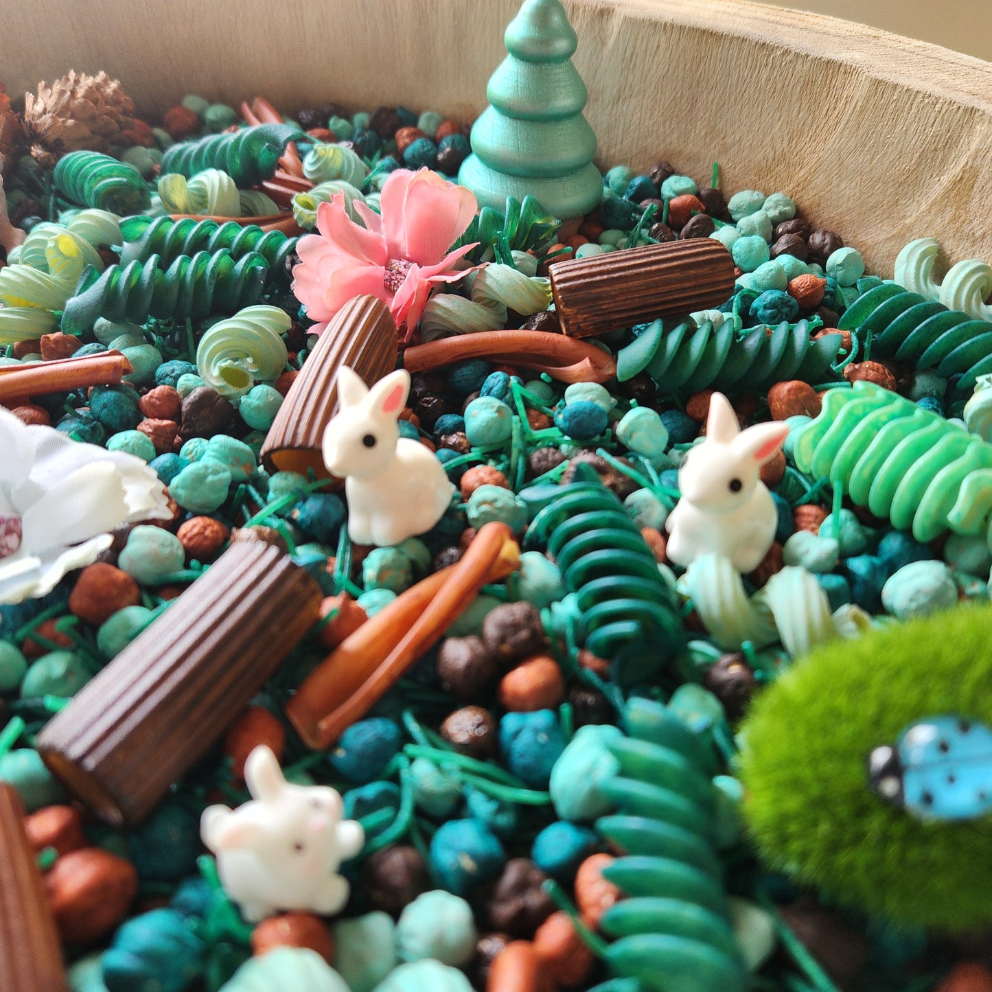 Woodland Bloom Pour and Play