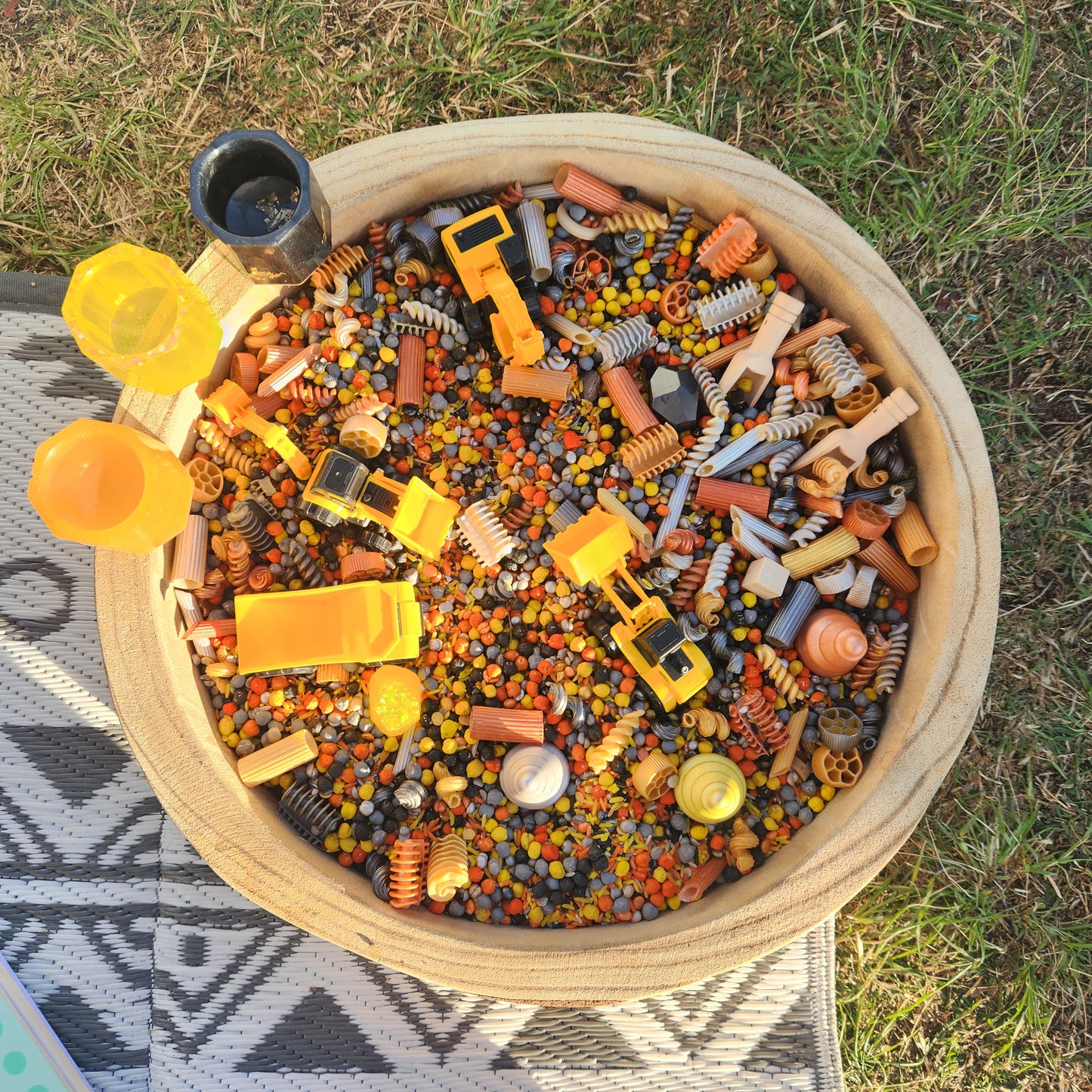 Little Builders Pour and Play