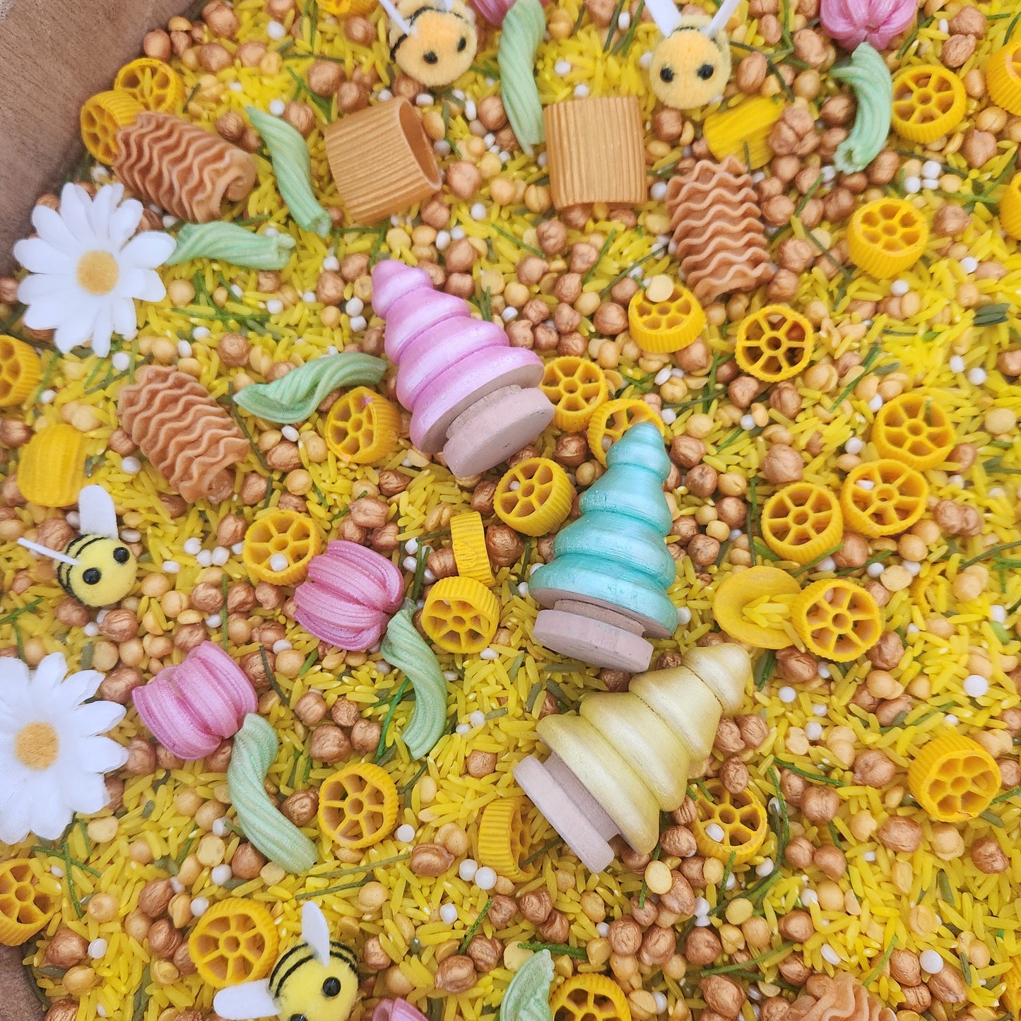 Bumble Bloom Pour and Play